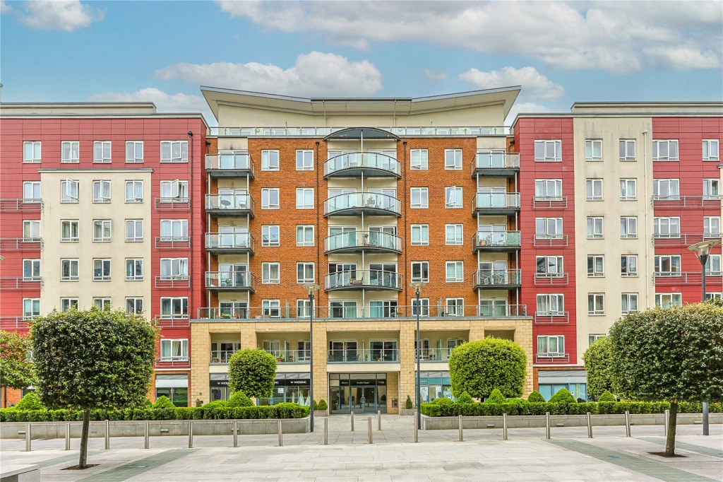 1 bedroom apartments/flats for sale in Boulevard Drive, Beaufort Park, Colindale - NW9 view 6