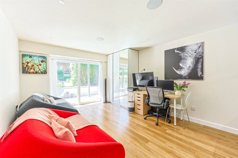 Studio apartments/flats to sale in Boulevard Drive, Beaufort Park, Colindale-image 3