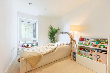 Longfield Avenue, Ealing W5 image 8