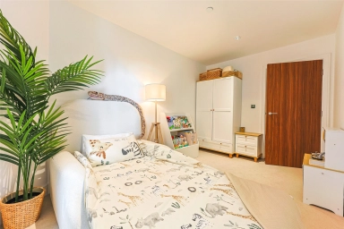 Longfield Avenue, Ealing W5 image 3