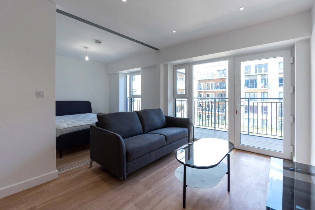 1 bedroom apartments/flats for sale in Beaufort Square, Beaufort Park, Colindale - NW9 view 2