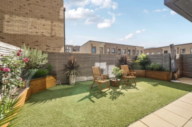 Lismore Boulevard, Colindale Gardens, Colindale, NW9