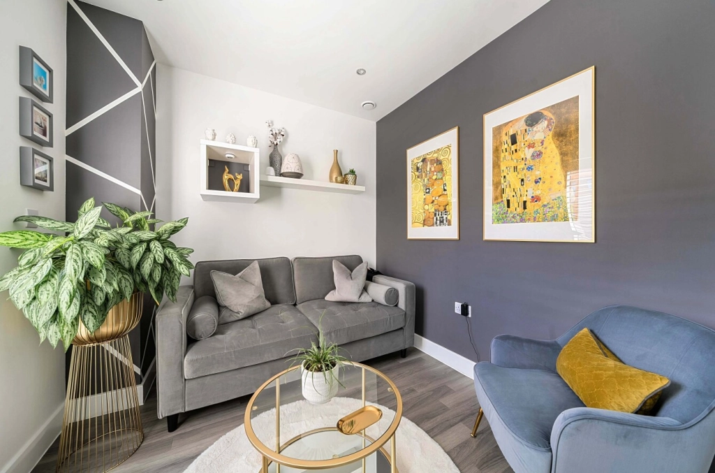 1 bedroom apartments/flats for sale in Lismore Boulevard, Colindale Gardens, Colindale - NW9 view 10