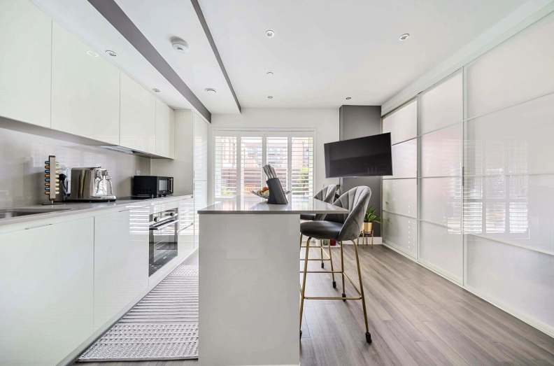 1 bedroom apartments/flats to sale in Lismore Boulevard, Colindale Gardens, Colindale-image 8