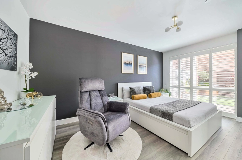 1 bedroom apartments/flats to sale in Lismore Boulevard, Colindale Gardens, Colindale-image 11