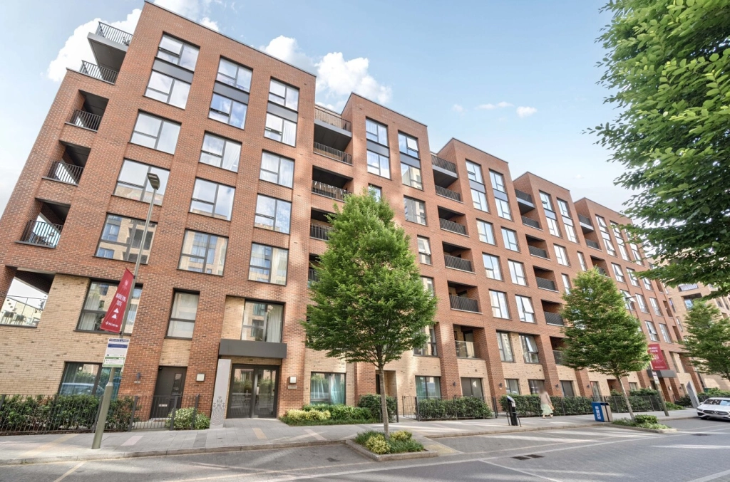 1 bedroom apartments/flats for sale in Lismore Boulevard, Colindale Gardens, Colindale - NW9 view 8