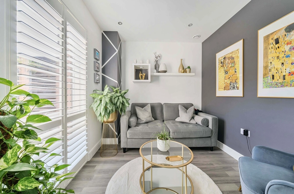 1 bedroom apartments/flats for sale in Lismore Boulevard, Colindale Gardens, Colindale - NW9 view 9