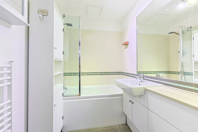 1 bedroom apartments/flats to sale in Boulevard Drive, Beaufort Park, Colindale-image 13