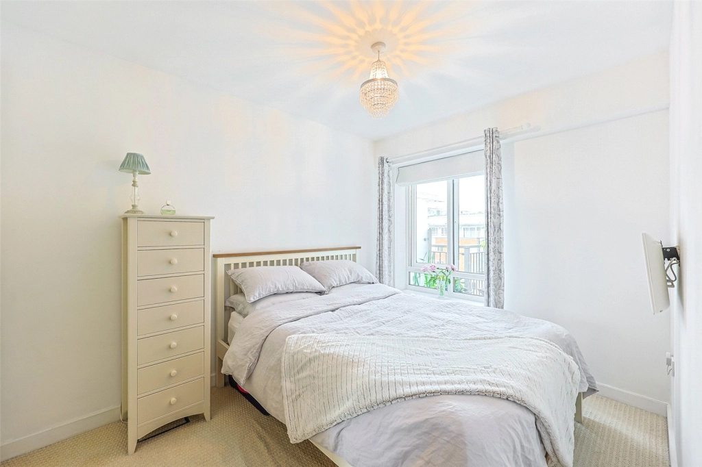 1 bedroom apartments/flats for sale in Boulevard Drive, Beaufort Park, Colindale - NW9 view 7
