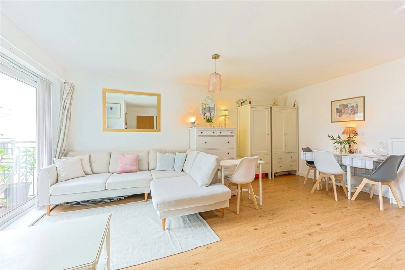 1 bedroom apartments/flats to sale in Boulevard Drive, Beaufort Park, Colindale-image 3