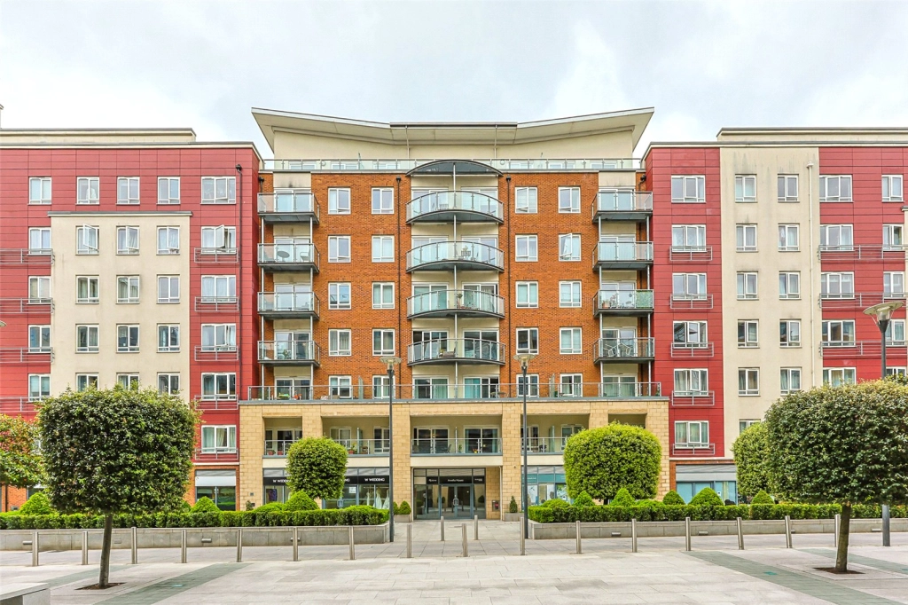 1 bedroom apartments/flats for sale in Boulevard Drive, Beaufort Park, Colindale - NW9 view 14