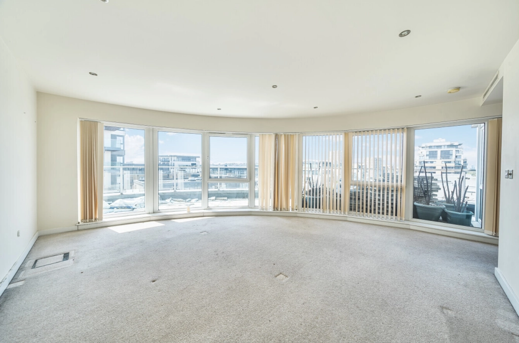 5 bedrooms apartments/flats for sale in Boulevard Drive, Beaufort Park - NW9 view 2