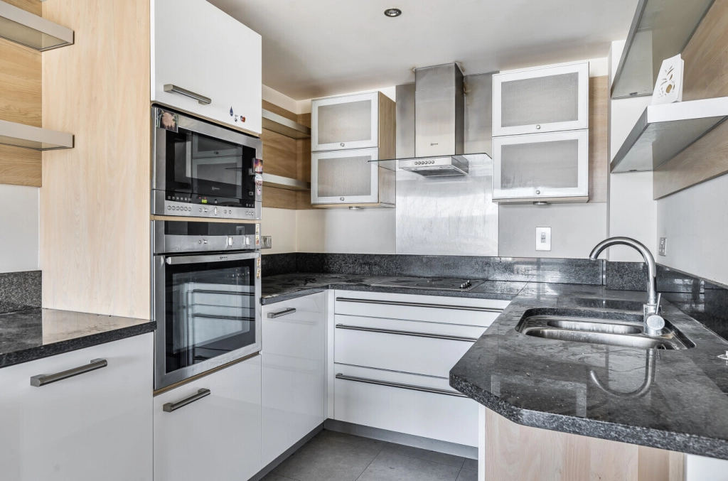 5 bedrooms apartments/flats for sale in Boulevard Drive, Beaufort Park - NW9 view 12