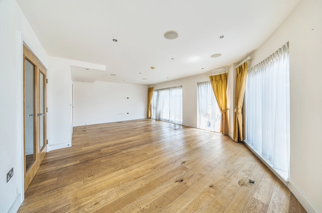 5 bedrooms apartments/flats for sale in Boulevard Drive, Beaufort Park - NW9 view 10