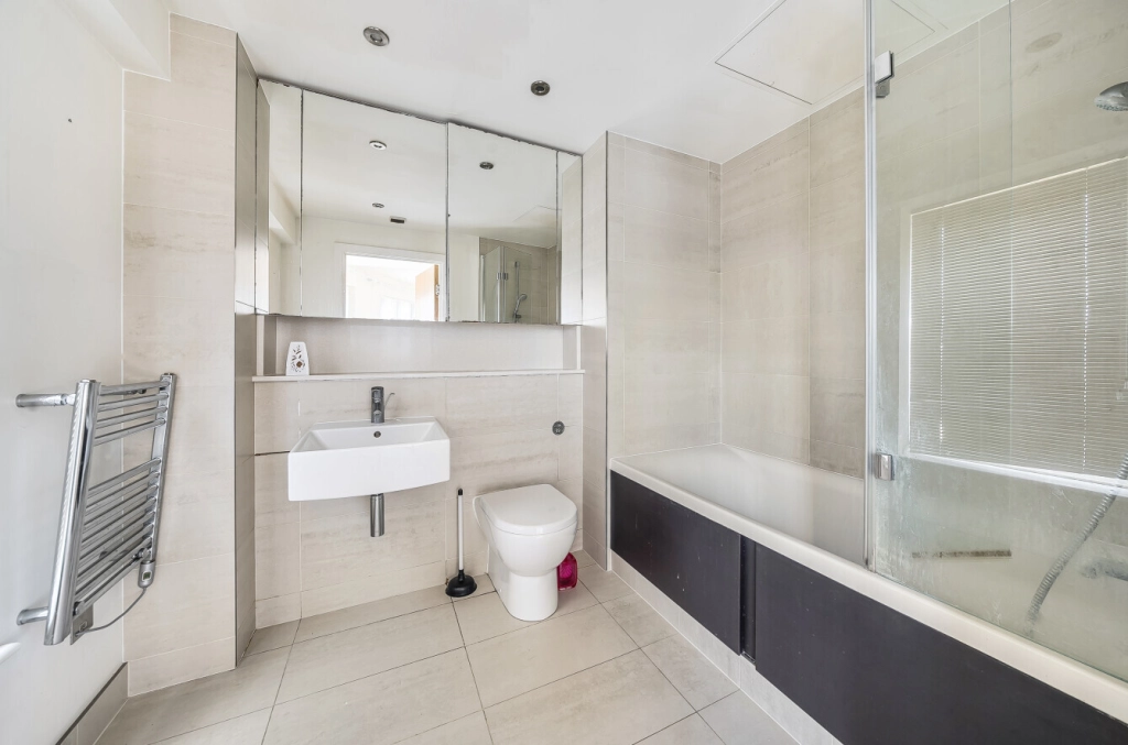 5 bedrooms apartments/flats for sale in Boulevard Drive, Beaufort Park - NW9 view 14