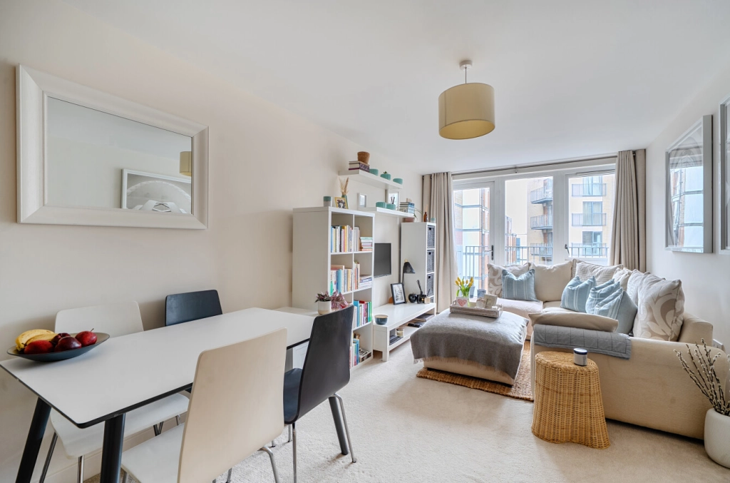 1 bedroom apartments/flats for sale in Charcot Road, Colindale - NW9 view 3