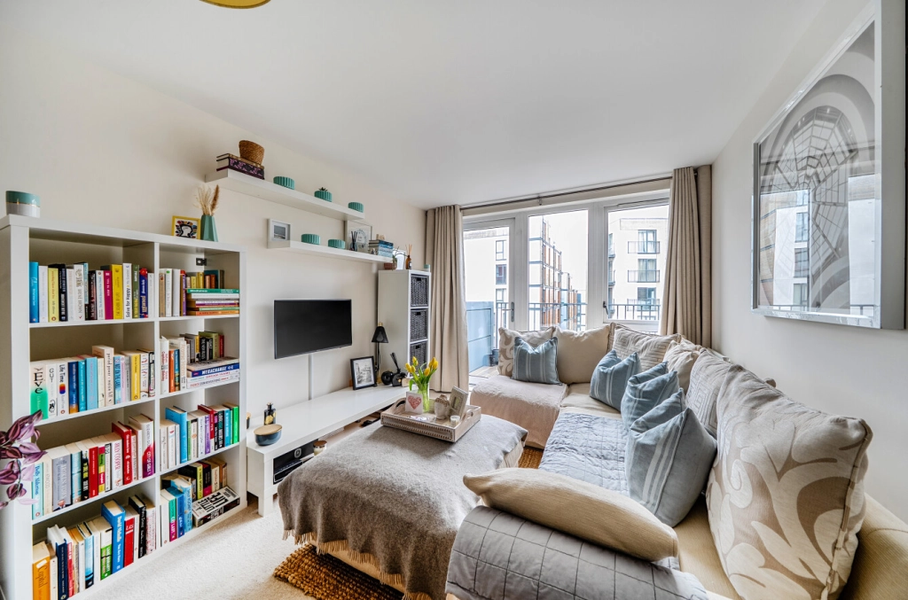 1 bedroom apartments/flats for sale in Charcot Road, Colindale - NW9 view 2