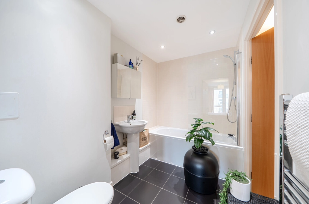 1 bedroom apartments/flats for sale in Charcot Road, Colindale - NW9 view 14