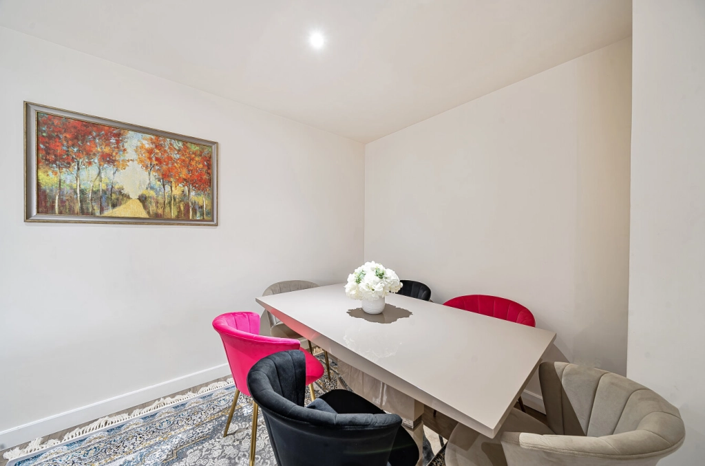 2 bedrooms apartments/flats for sale in Beaufort Square, Beaufort Park, Colindale - NW9 view 4