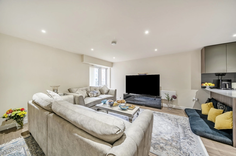 2 bedrooms apartments/flats to sale in Beaufort Square, Beaufort Park, Colindale-image 2