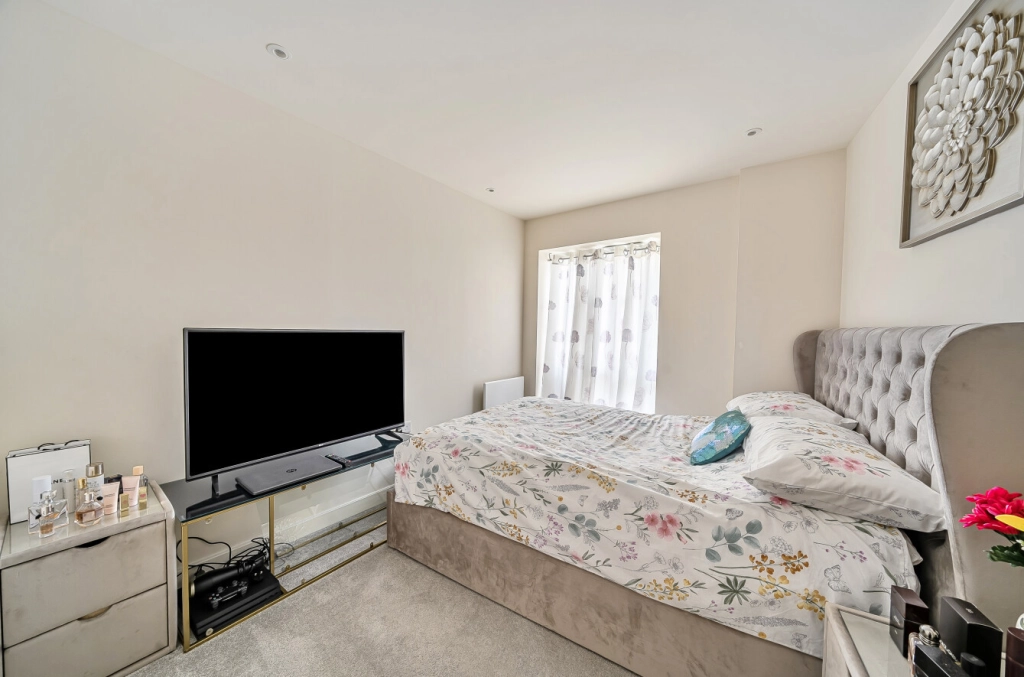 2 bedrooms apartments/flats for sale in Beaufort Square, Beaufort Park, Colindale - NW9 view 6