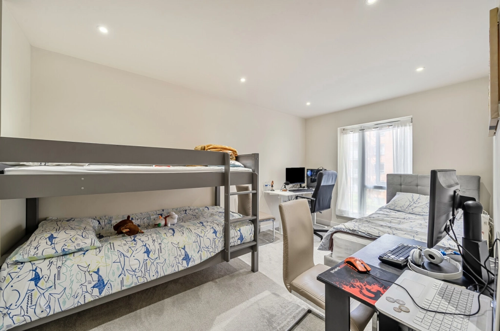 2 bedrooms apartments/flats for sale in Beaufort Square, Beaufort Park, Colindale - NW9 view 7