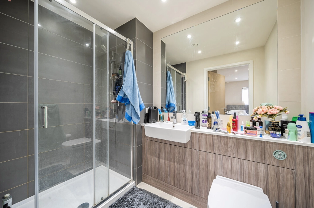 2 bedrooms apartments/flats for sale in Beaufort Square, Beaufort Park, Colindale - NW9 view 13