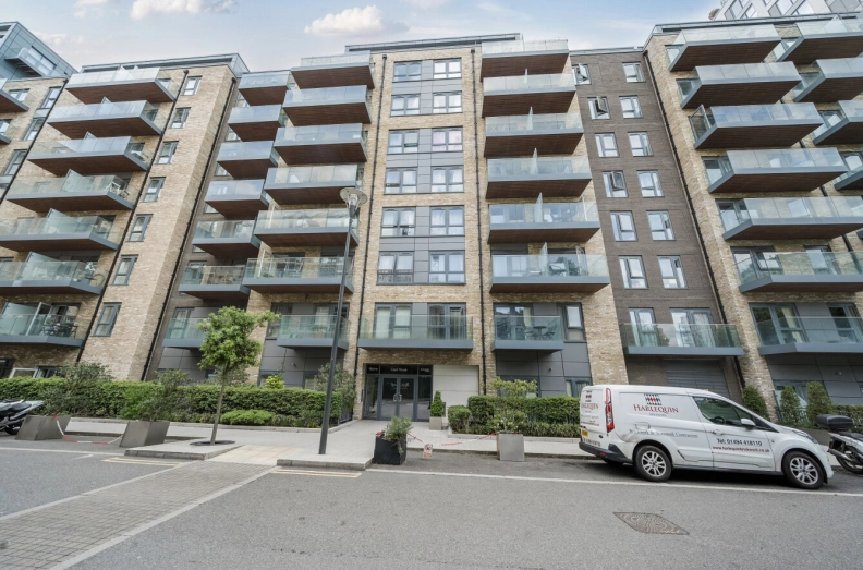 2 bedrooms apartments/flats to sale in Beaufort Square, Beaufort Park, Colindale-image 12