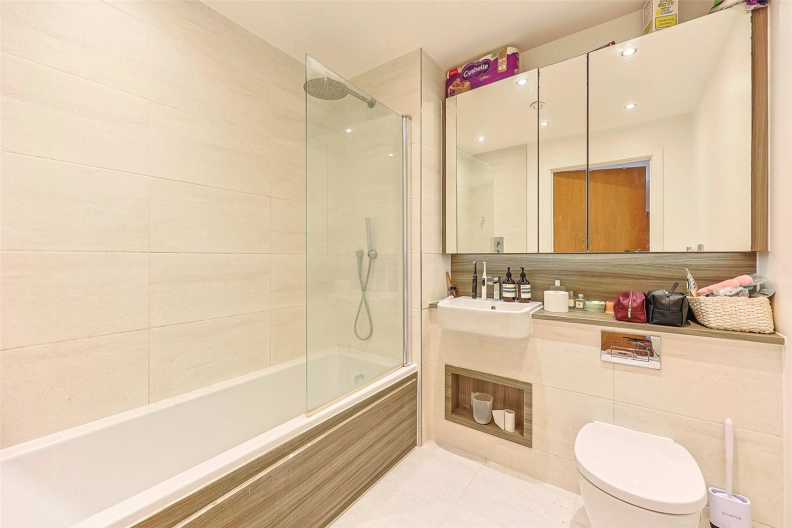 2 bedrooms apartments/flats to sale in Hoy Close, Colindale Gardens, Colindale-image 8