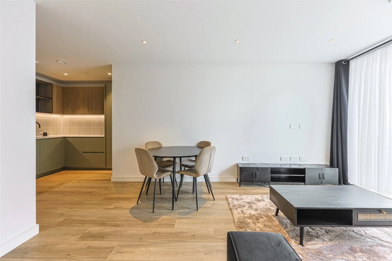 1 bedroom apartments/flats to sale in Cedrus Avenue, Southall-image 4