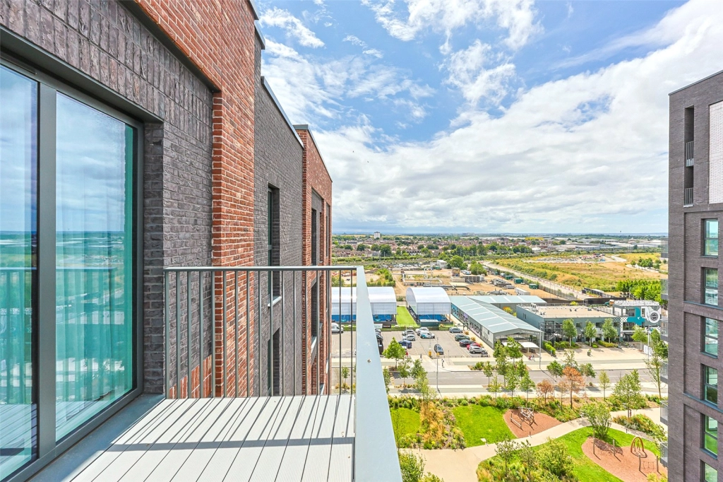 1 bedroom apartments/flats for sale in Cedrus Avenue, Southall - UB1 view 9