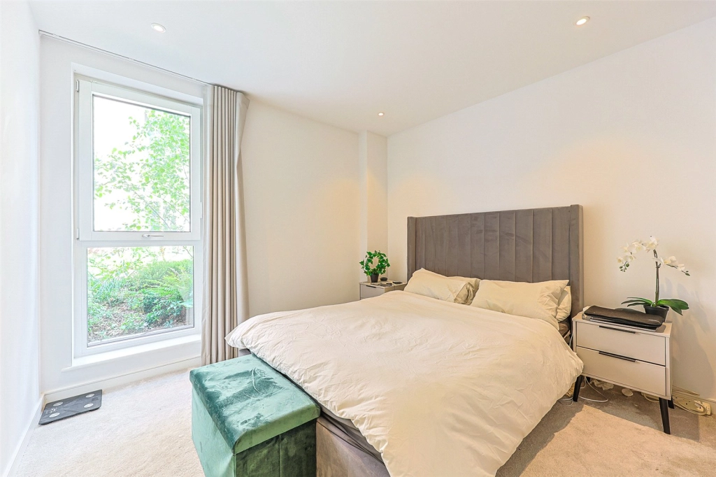 1 bedroom apartments/flats for sale in Cedrus Avenue, Southall - UB1 view 8