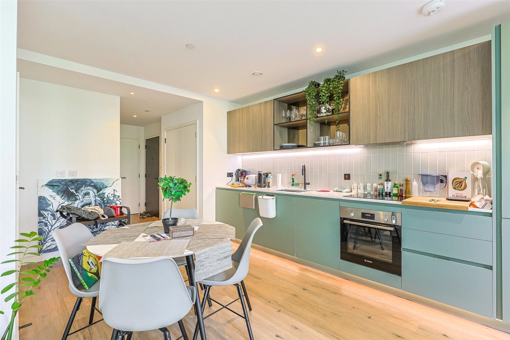 1 bedroom apartments/flats for sale in Cedrus Avenue, Southall - UB1 view 6