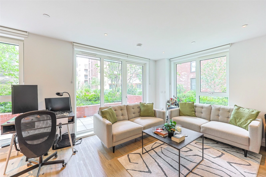 1 bedroom apartments/flats for sale in Cedrus Avenue, Southall - UB1 view 4