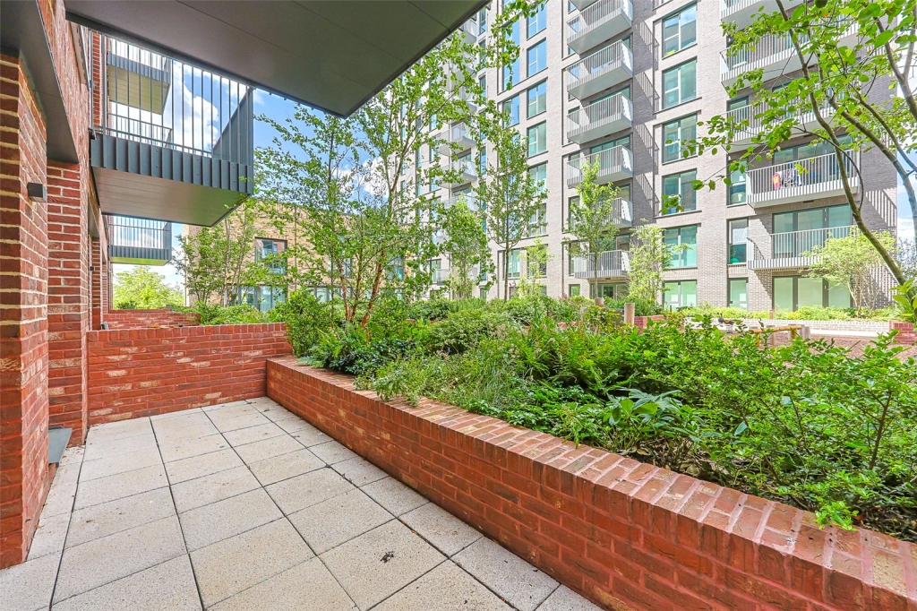 1 bedroom apartments/flats for sale in Cedrus Avenue, Southall - UB1 view 11