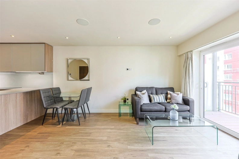 1 bedroom apartments/flats to sale in Boulevard Drive, Beaufort Park, Colindale-image 4