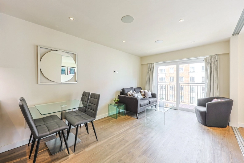 1 bedroom apartments/flats to sale in Boulevard Drive, Beaufort Park, Colindale-image 2