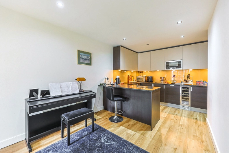 2 bedrooms apartments/flats to sale in Aerodrome Road, Beaufort Park, Colindale-image 4