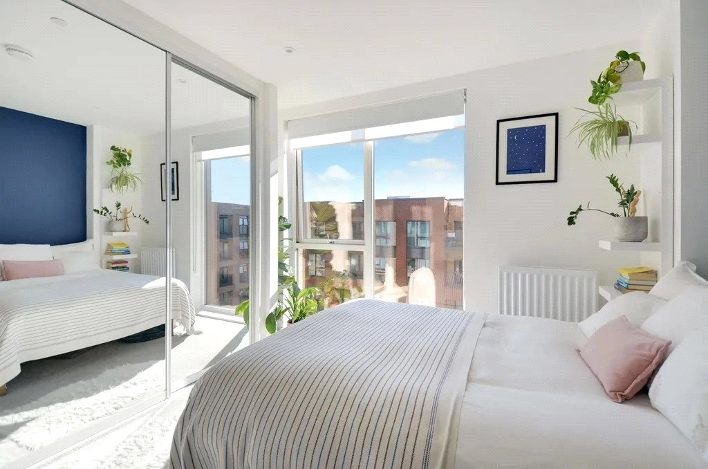 1 bedroom apartments/flats for sale in Lismore Boulevard, Colindale Gardens, Colindale - NW9 view 9