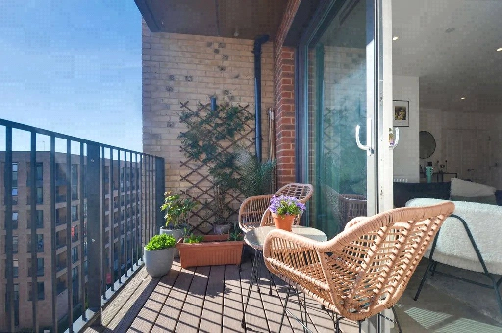 1 bedroom apartments/flats for sale in Lismore Boulevard, Colindale Gardens, Colindale - NW9 view 13