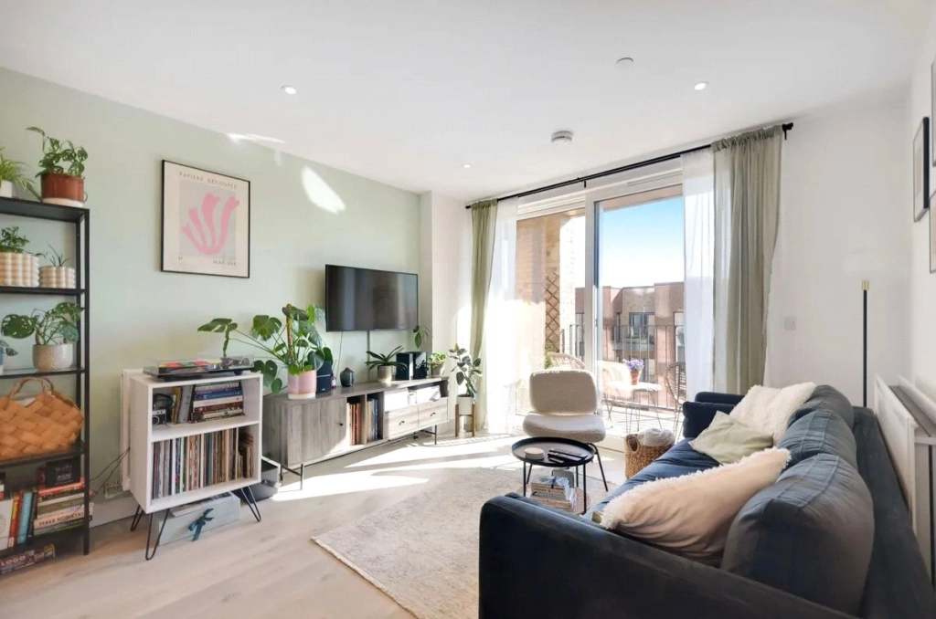 1 bedroom apartments/flats for sale in Lismore Boulevard, Colindale Gardens, Colindale - NW9 view 2