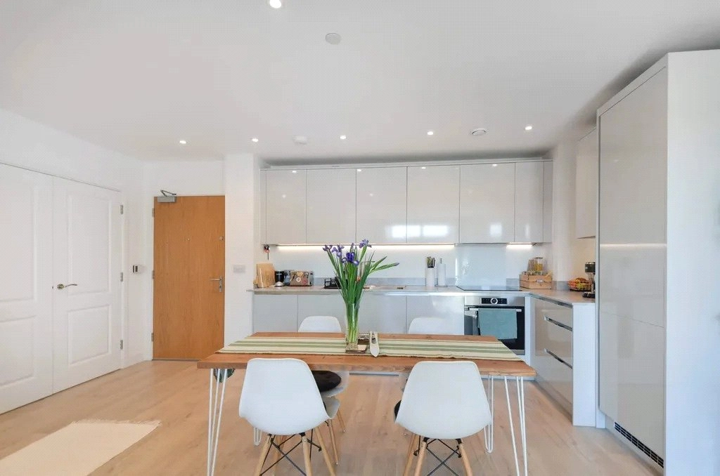 1 bedroom apartments/flats for sale in Lismore Boulevard, Colindale Gardens, Colindale - NW9 view 6