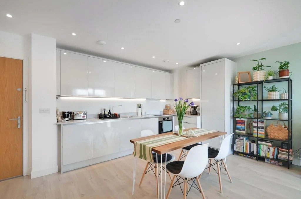 1 bedroom apartments/flats to sale in Lismore Boulevard, Colindale Gardens, Colindale-image 1