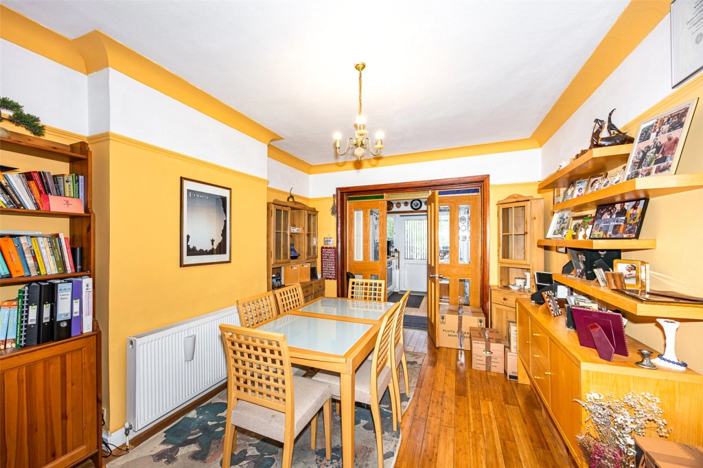 3 bedrooms houses for sale in Colin Close, Colindale - NW9 view 18