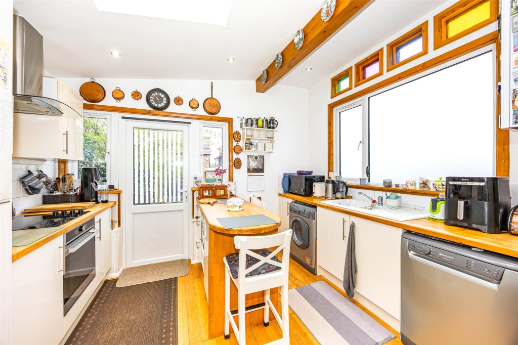 3 bedrooms houses for sale in Colin Close, Colindale - NW9 view 4