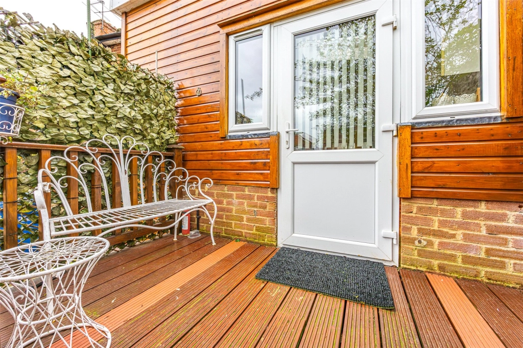 3 bedrooms houses for sale in Colin Close, Colindale - NW9 view 16