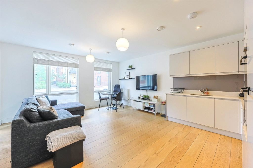 1 bedroom apartments/flats for sale in Grove Park, Colindale - NW9 view 2
