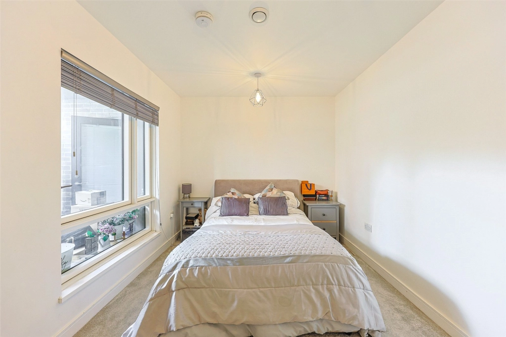 1 bedroom apartments/flats for sale in Grove Park, Colindale - NW9 view 7