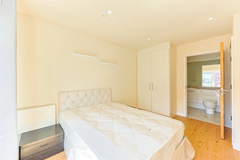 2 bedrooms apartments/flats to sale in Heritage Avenue, Beaufort Park, Colindale-image 6