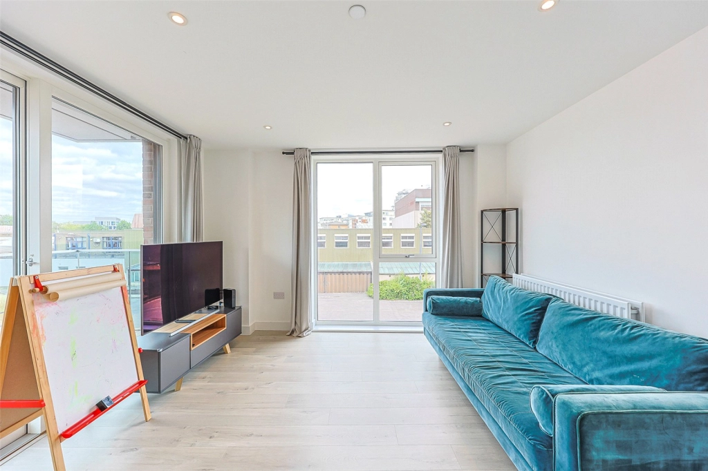 2 bedrooms apartments/flats for sale in Lismore Boulevard, Colindale Gardens, Colindale - NW9 view 5